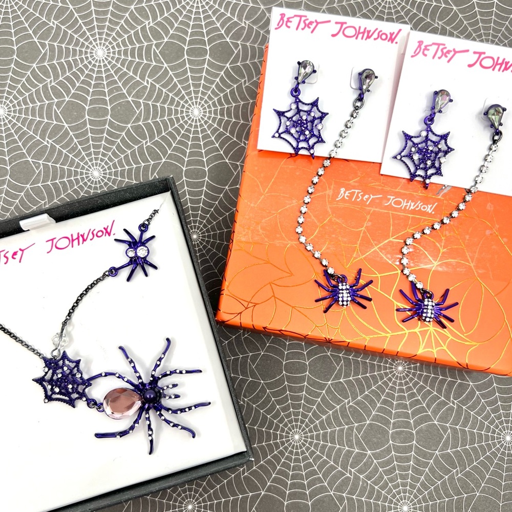 Betsey Johnson ‘Rich Witch’ Purple Spider/Web Necklace & 2 Earring Sets  NWT!